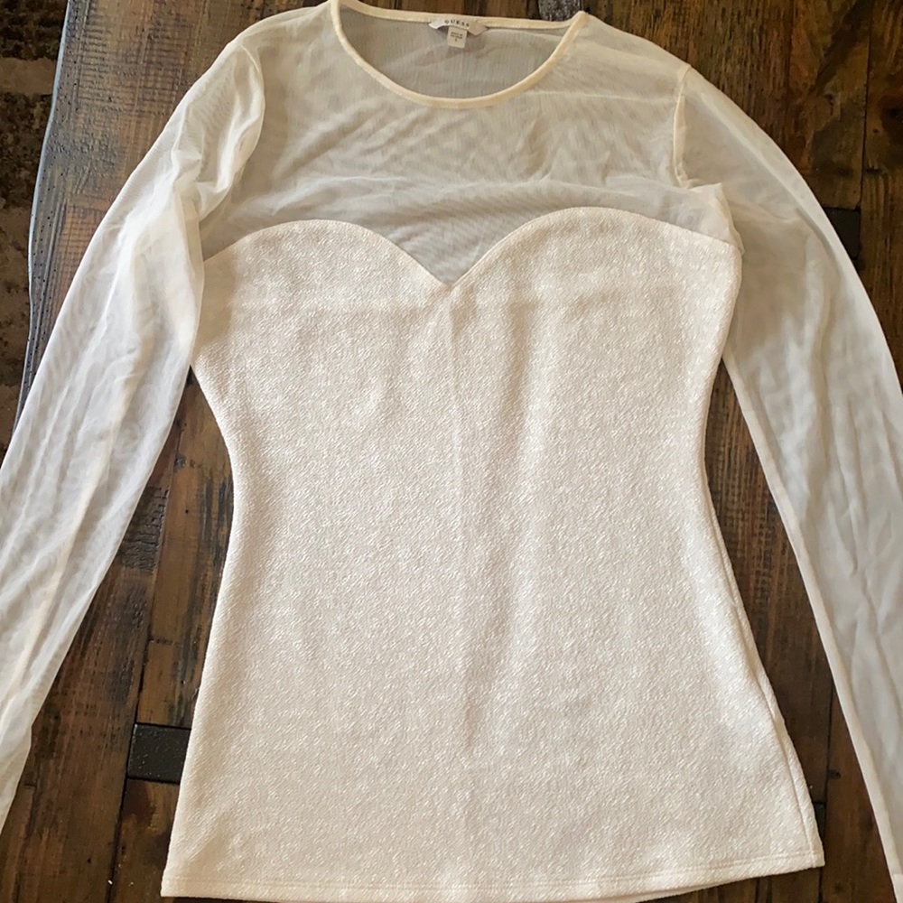 GUESS Sweetheart neckline long sleeve